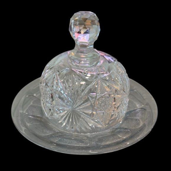 Elegant Crystal Butter Dish - Picture 1 of 4